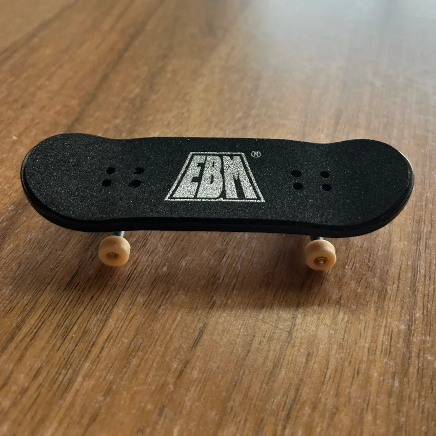 Professionelles Mini-Skateboard Aus Holz, Komplettes Finger-Skateboard Aus Ahorn, 32 Mm, 34 Mm, Perfektes Sammlerspielzeug, Geschenk Für Kinder Und Jugendliche Professionelles Mini-Skateboard Aus Holz, Komplettes Finger-Skateboard Aus Ahorn, 32 Mm, 34 Mm, Perfektes Sammlerspielzeug, Geschenk Für Kinder Und Jugendliche - Image 3