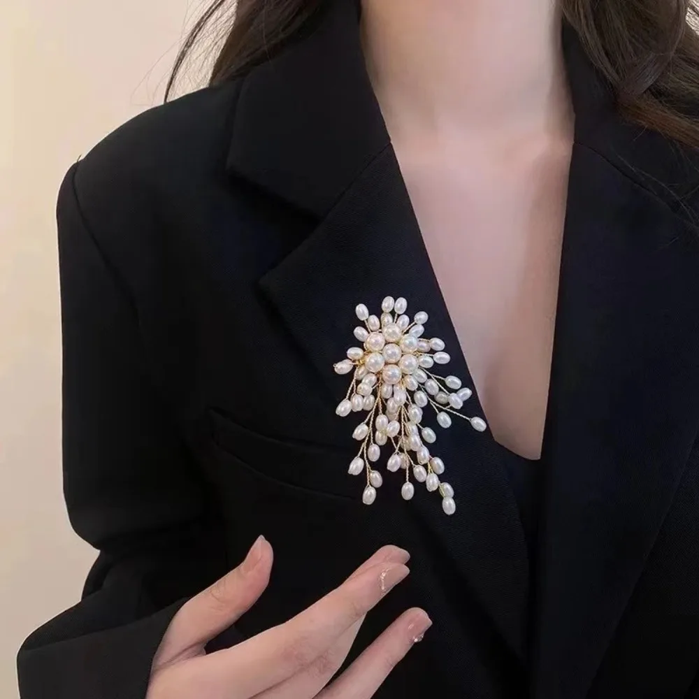 Modische Gewebte Brosche Mit Imitationsperlen, Anstecknadel, Zubehör Für Geschäftstreffen Und Partys, Eleganter Hochzeitsschmuck, Neu 2025, Modische Gewebte Brosche Mit Imitationsperlen, Anstecknadel, Zubehör Für Geschäftstreffen Und Partys, Eleganter Hochzeitsschmuck, Neu 2025, - Image 6