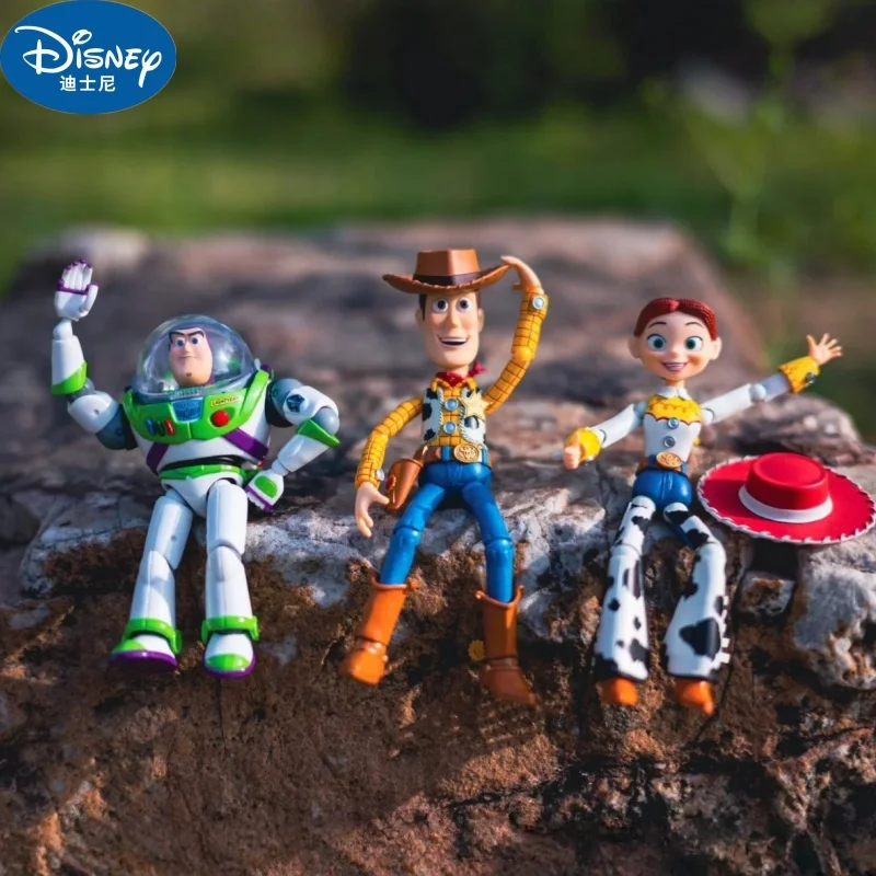 Auf Lager Original Revoltech Toy Story Woody Buzz Lightyear Actionfigur 1/12 Sammlerstück Bewegliche Gelenkmodell-Puppe Ornament Geschenk Auf Lager Original Revoltech Toy Story Woody Buzz Lightyear Actionfigur 1/12 Sammlerstück Bewegliche Gelenkmodell-Puppe Ornament Geschenk - Image 2
