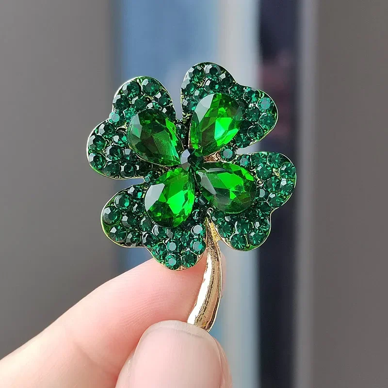 Blaue Farbe Strass Kleeblatt Broschen Für Frauen Dame Blume Party Anstecknadeln Geschenke Blaue Farbe Strass Kleeblatt Broschen Für Frauen Dame Blume Party Anstecknadeln Geschenke - Image 12