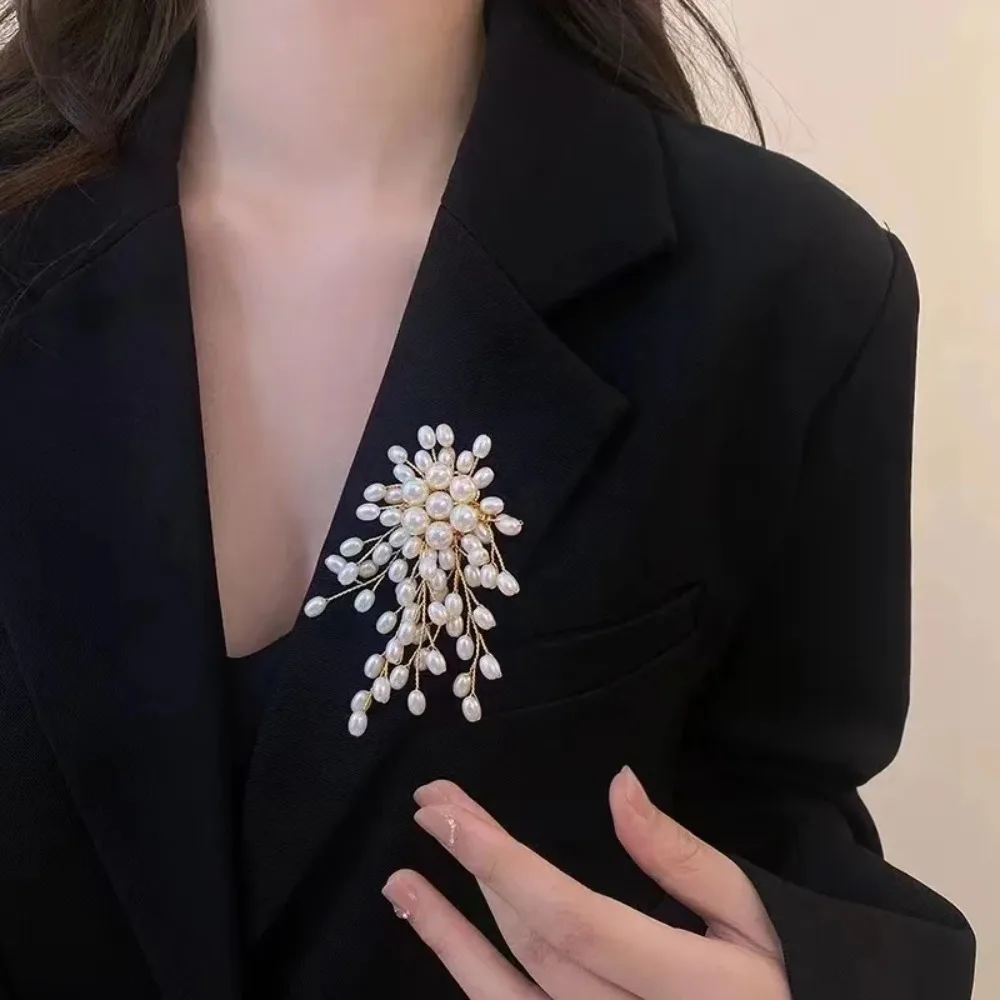 Modische Gewebte Brosche Mit Imitationsperlen, Anstecknadel, Zubehör Für Geschäftstreffen Und Partys, Eleganter Hochzeitsschmuck, Neu 2025, Modische Gewebte Brosche Mit Imitationsperlen, Anstecknadel, Zubehör Für Geschäftstreffen Und Partys, Eleganter Hochzeitsschmuck, Neu 2025, - Image 3
