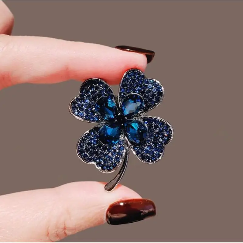 Blaue Farbe Strass Kleeblatt Broschen Für Frauen Dame Blume Party Anstecknadeln Geschenke Blaue Farbe Strass Kleeblatt Broschen Für Frauen Dame Blume Party Anstecknadeln Geschenke - Image 6