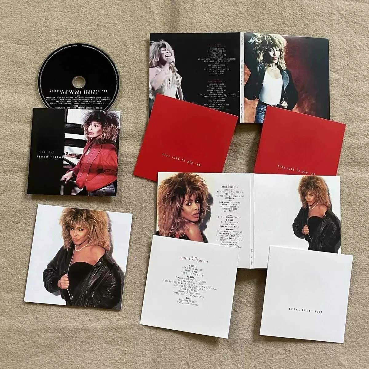 Klassische Pop-Rock Musik-Cd, Weißer Hintergrund Mit Burgunderrotem Handschriftlichen Schriftart-Design, Retro Hochenergie-Goldene-Songs-Kollektion Klassische Pop-Rock Musik-Cd, Weißer Hintergrund Mit Burgunderrotem Handschriftlichen Schriftart-Design, Retro Hochenergie-Goldene-Songs-Kollektion - Image 5