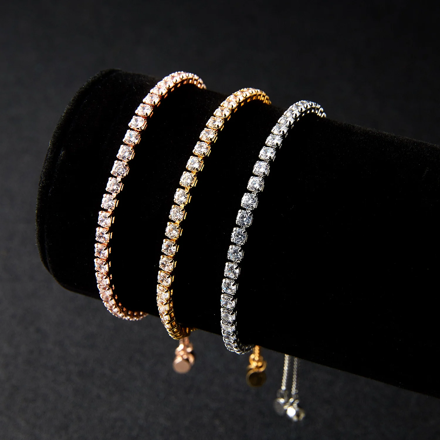 Funkelnde Zirkon-Tennisarmbänder Für Damen Modische Kristallketten-Handarmbänder Trendige Party-Verlobungs-Hochzeits-Charm-Schmuckstücke Funkelnde Zirkon-Tennisarmbänder Für Damen Modische Kristallketten-Handarmbänder Trendige Party-Verlobungs-Hochzeits-Charm-Schmuckstücke