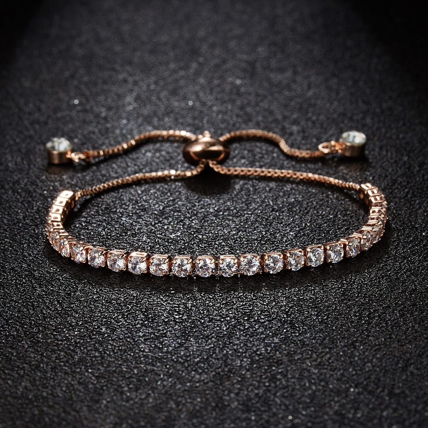 Funkelnde Zirkon-Tennisarmbänder Für Damen Modische Kristallketten-Handarmbänder Trendige Party-Verlobungs-Hochzeits-Charm-Schmuckstücke Funkelnde Zirkon-Tennisarmbänder Für Damen Modische Kristallketten-Handarmbänder Trendige Party-Verlobungs-Hochzeits-Charm-Schmuckstücke - Image 7