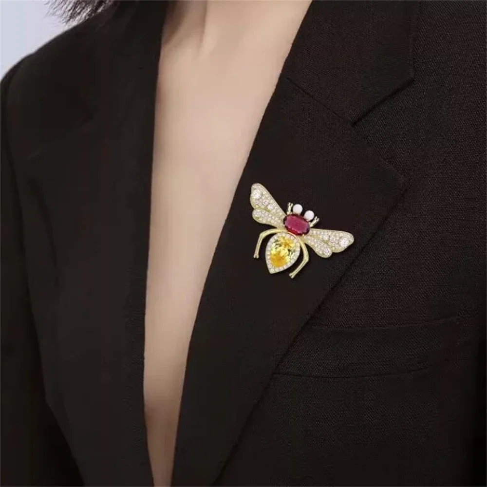 Hochwertige Grüne Kristall-Bienenbroschen Luxuriöse Strass-Insekten-Anstecknadeln Für Kragen Hut Schal Deko Modeschmuck Geschenke Hochwertige Grüne Kristall-Bienenbroschen Luxuriöse Strass-Insekten-Anstecknadeln Für Kragen Hut Schal Deko Modeschmuck Geschenke - Image 11
