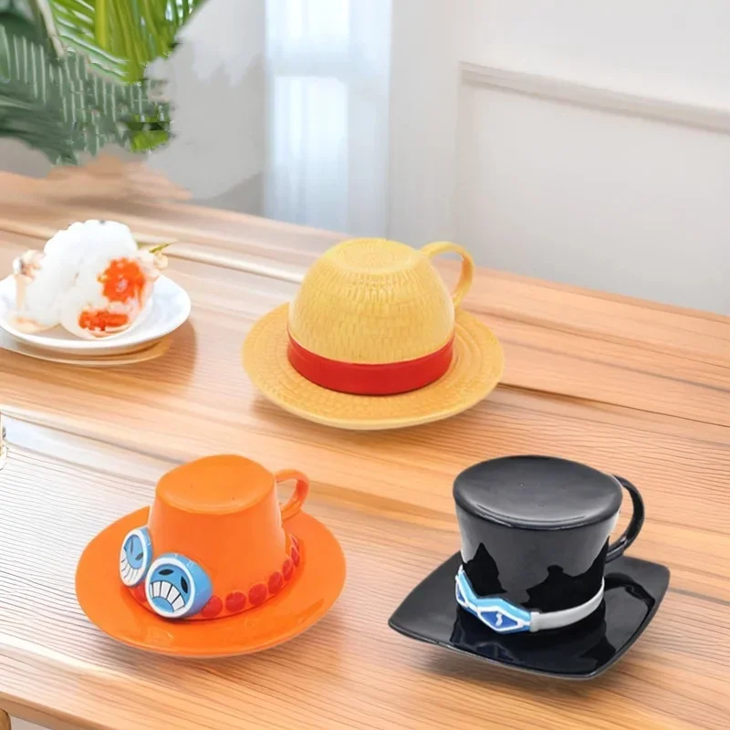 Cartoon Keramik Tasse Wasser Tasse Sabo Ruffy Ace Hut Geformte Kaffeetasse Drei Brüder Hut Kreative Tassen Kaffeetasse Und Untertasse Set Cartoon Keramik Tasse Wasser Tasse Sabo Ruffy Ace Hut Geformte Kaffeetasse Drei Brüder Hut Kreative Tassen Kaffeetasse Und Untertasse Set