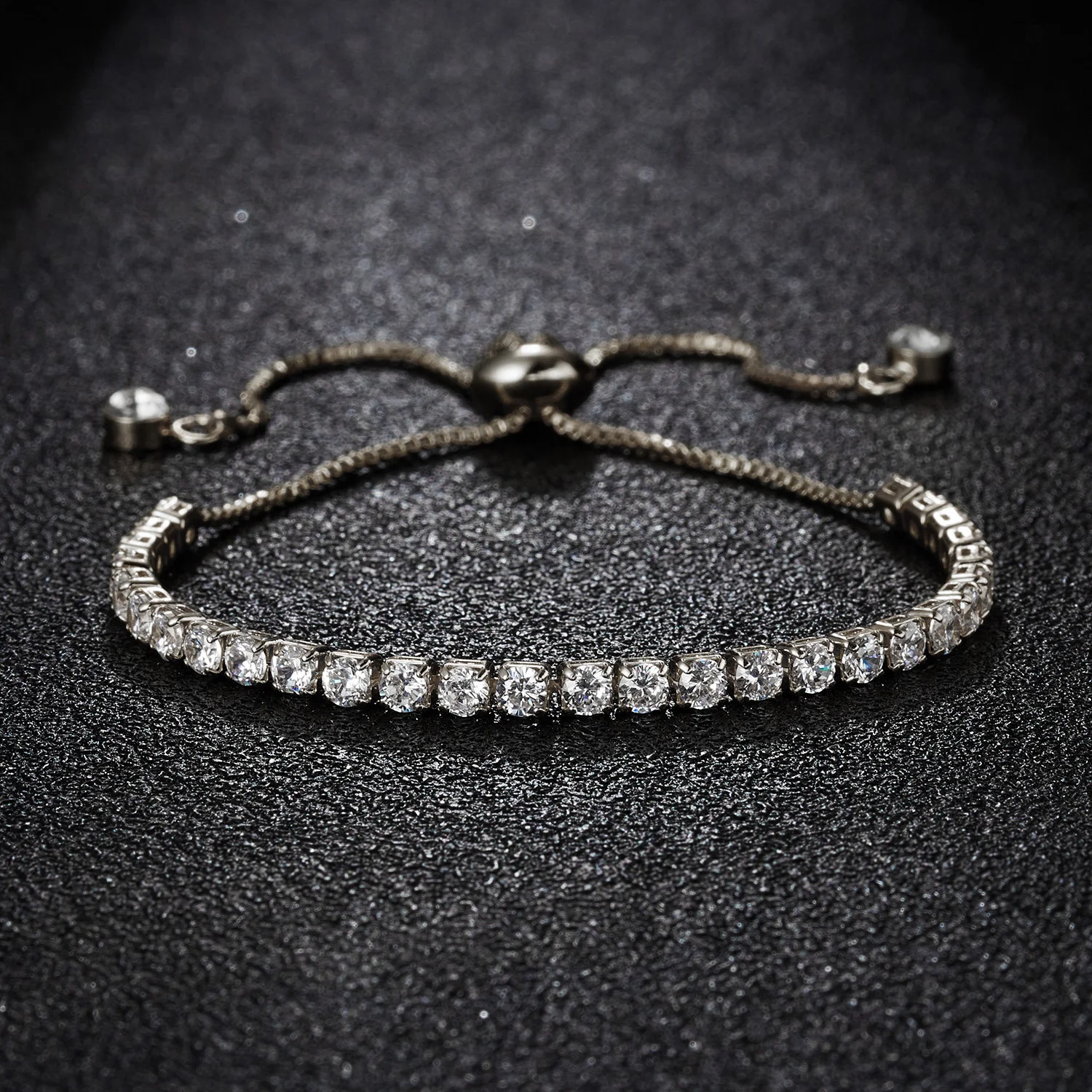 Funkelnde Zirkon-Tennisarmbänder Für Damen Modische Kristallketten-Handarmbänder Trendige Party-Verlobungs-Hochzeits-Charm-Schmuckstücke Funkelnde Zirkon-Tennisarmbänder Für Damen Modische Kristallketten-Handarmbänder Trendige Party-Verlobungs-Hochzeits-Charm-Schmuckstücke - Image 9