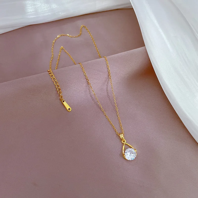 18K Vergoldete Wassertropfen-Zirkon-Anhänger-Halskette Für Frauen Titan-Stahl Schlüsselbein-Kette Mädchen Luxus-Schmuck Geschenk 18K Vergoldete Wassertropfen-Zirkon-Anhänger-Halskette Für Frauen Titan-Stahl Schlüsselbein-Kette Mädchen Luxus-Schmuck Geschenk - Image 3