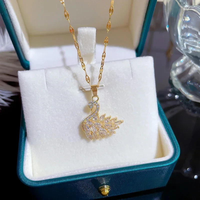 Neue Exquisite Voller Kristall Rosa Schwan Anhänger Halskette Für Frauen Luxus Gold Farbe Edelstahl Kragen Korea Schmuck Farbecht Neue Exquisite Voller Kristall Rosa Schwan Anhänger Halskette Für Frauen Luxus Gold Farbe Edelstahl Kragen Korea Schmuck Farbecht - Image 3