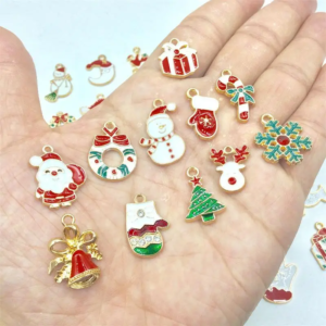 10 Stück, verschiedene Weihnachts-Emaille-Anhänger, Legierungsanhänger, Weihnachtsbaum- und Elch-Anhänger für die Schmuckherstellung, zum Basteln von Armbändern und Halsketten.