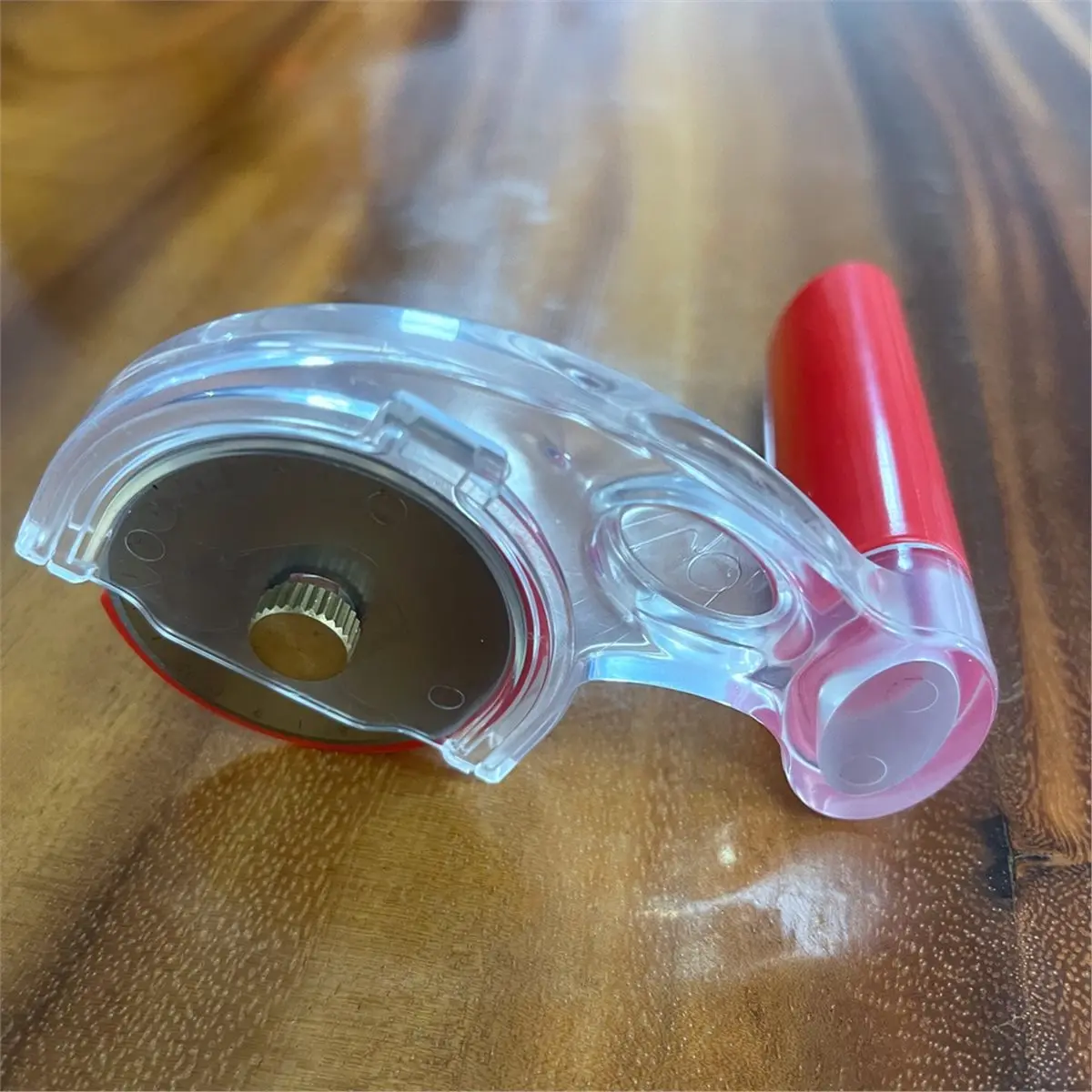 4,5 Cm Rollschneider Für Stoff Und Handarbeiten Mit Griff, Kleines Rollwerkzeug Für Quilten, Gebogene Nähmuster 4,5 Cm Rollschneider Für Stoff Und Handarbeiten Mit Griff, Kleines Rollwerkzeug Für Quilten, Gebogene Nähmuster