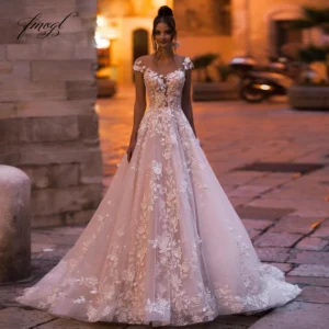 Customized Sexy Backless Cap Sleeve Lace Princess Wedding Dress Appliques Beaded Flowers Court Train Vintage A Line Bridal Gowns