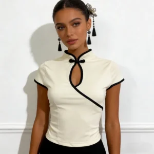 Damen-Bluse im chinesischen Stil, beige, Cheongsam-Bluse, Vintage-Stil, Stehkragen, kurze Ärmel, bauchfreies Oberteil mit asymmetrischem Froschknopf und Schlüsselloch