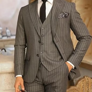 Elegant Pinstripe Suit for Men 3 Piece Blazer Vest and Pant Set Peak Lapel High Quality Customized Men Suit for Wedding Business