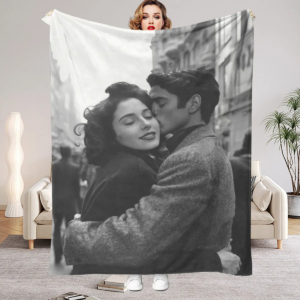 1 Piece of Custom DIY Personalized Photo Blanket for Your Loved One - Flannel Blanket with Personalized Photo, Soft and Warm, Suitable for Sofa, Bed, Office, Car, and Outdoor Travel - a Gift for Men and Women Suitable for All Seasons