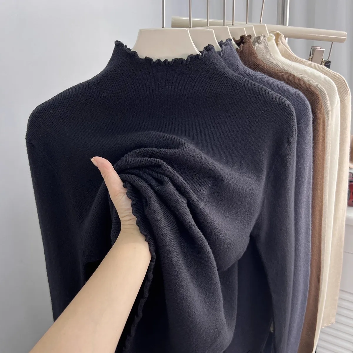 2026 Koreanischer Stil Einfarbiger Lässiger Weicher Pullover Herbst Winter Neue Rollkragenpullover Damen Schlanker Warmer Gerüschter Strickpullover – Bild 4