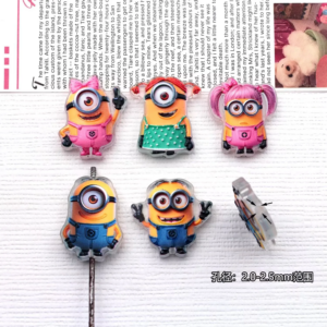 10 Stück Minions-Filmfiguren-Fokalperlen für die Schmuckherstellung, DIY-Abzeichenrolle, Perlenstift, Schlüsselanhänger-Zubehör