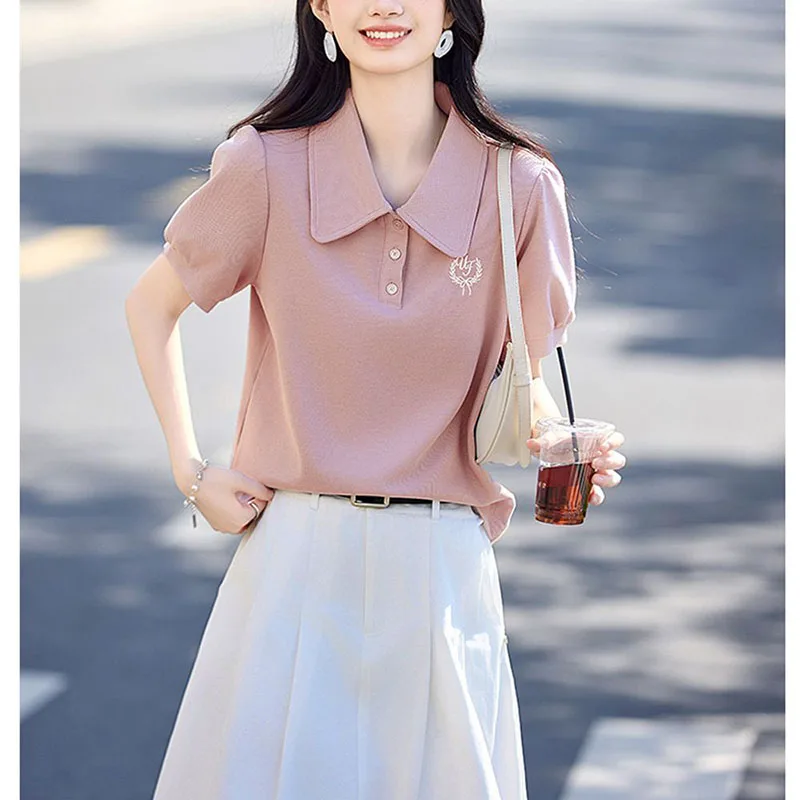 Modische Polohemden Mit Revers Und Stickerei, Puffärmel, Damenbekleidung, Sommer, Neu, Locker, Kurzarm, Freizeit-Tops, Koreanische T-Shirts Modische Polohemden Mit Revers Und Stickerei, Puffärmel, Damenbekleidung, Sommer, Neu, Locker, Kurzarm, Freizeit-Tops, Koreanische T-Shirts - Image 2