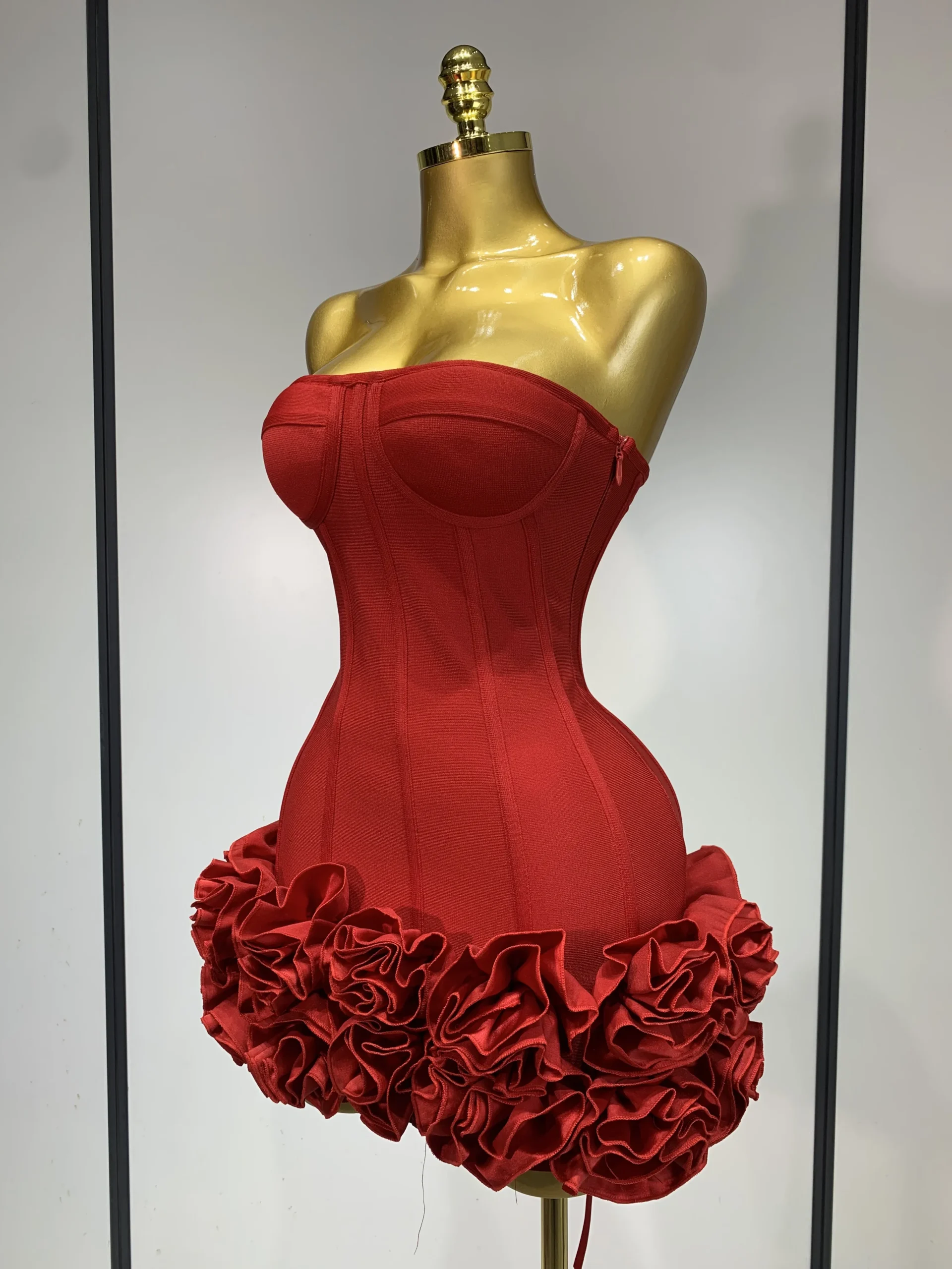 Frauen Sexy Trägerloses Rückenfreies Blumen Verziertes Mini Verbandkleid Bodycon Promi Party Cocktail Abend Party Club Kleider Frauen Sexy Trägerloses Rückenfreies Blumen Verziertes Mini Verbandkleid Bodycon Promi Party Cocktail Abend Party Club Kleider – Bild 2