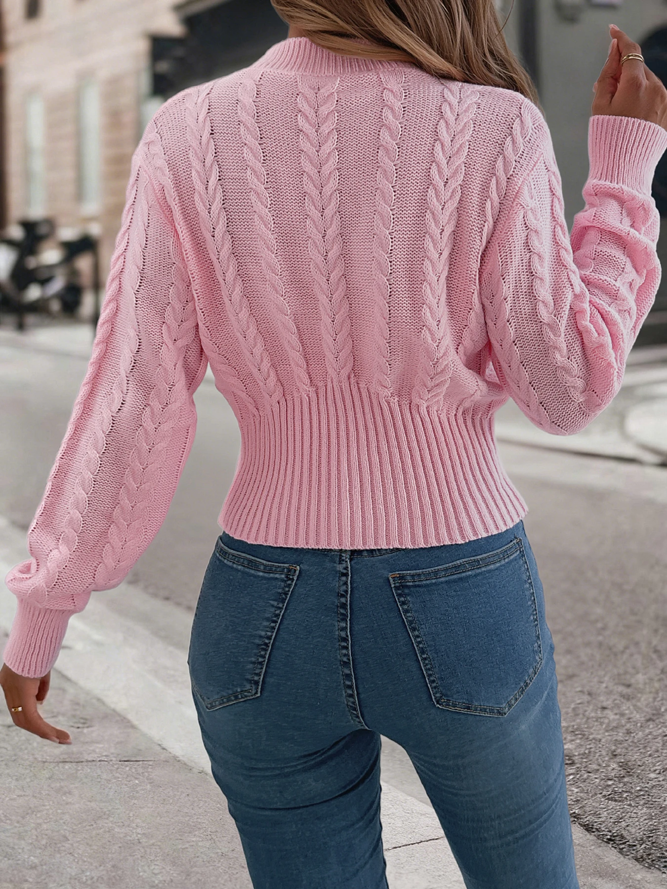 Damen Einfarbiger Twist-Strickpullover 2026 Herbst Winter Lässiger Stehkragen Tailliert Laternenärmel Valentinstag Damen Einfarbiger Twist-Strickpullover 2026 Herbst Winter Lässiger Stehkragen Tailliert Laternenärmel Valentinstag – Bild 2
