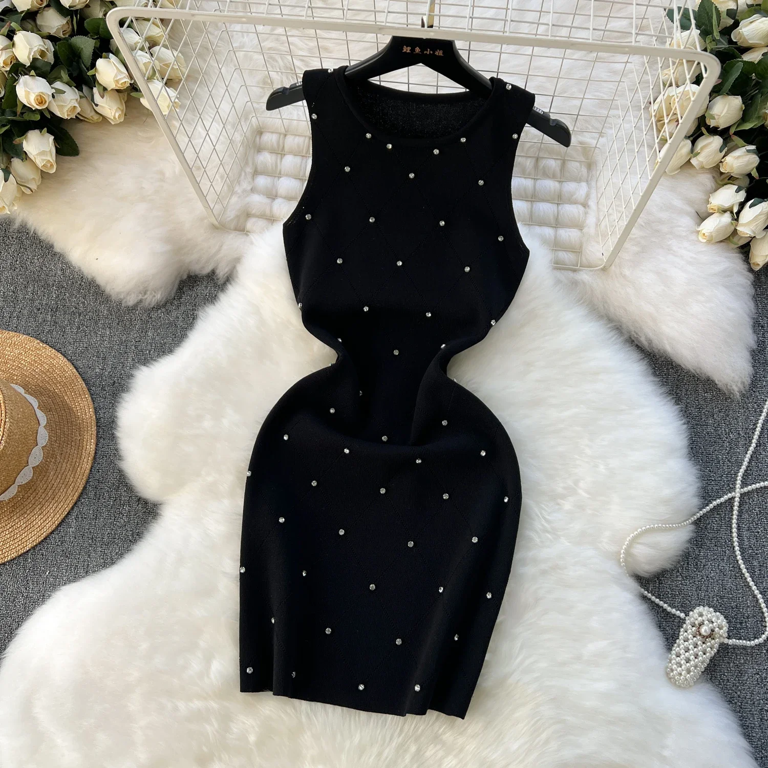 Ärmelloses Strick-Minikleid Für Damen Mit Perlenbesatz, Figurbetont Ärmelloses Strick-Minikleid Für Damen Mit Perlenbesatz, Figurbetont - Image 6