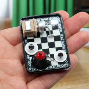 Rollenspielspielzeug, Kaffeemühle und Schachplatten-Set für Puppenhaus, Miniaturmodellzubehör