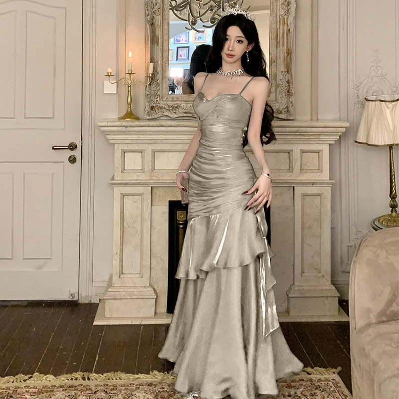 Langes Abendkleid Mit Spaghettiträgern Und Rüschen, Ärmellos Langes Abendkleid Mit Spaghettiträgern Und Rüschen, Ärmellos – Bild 3