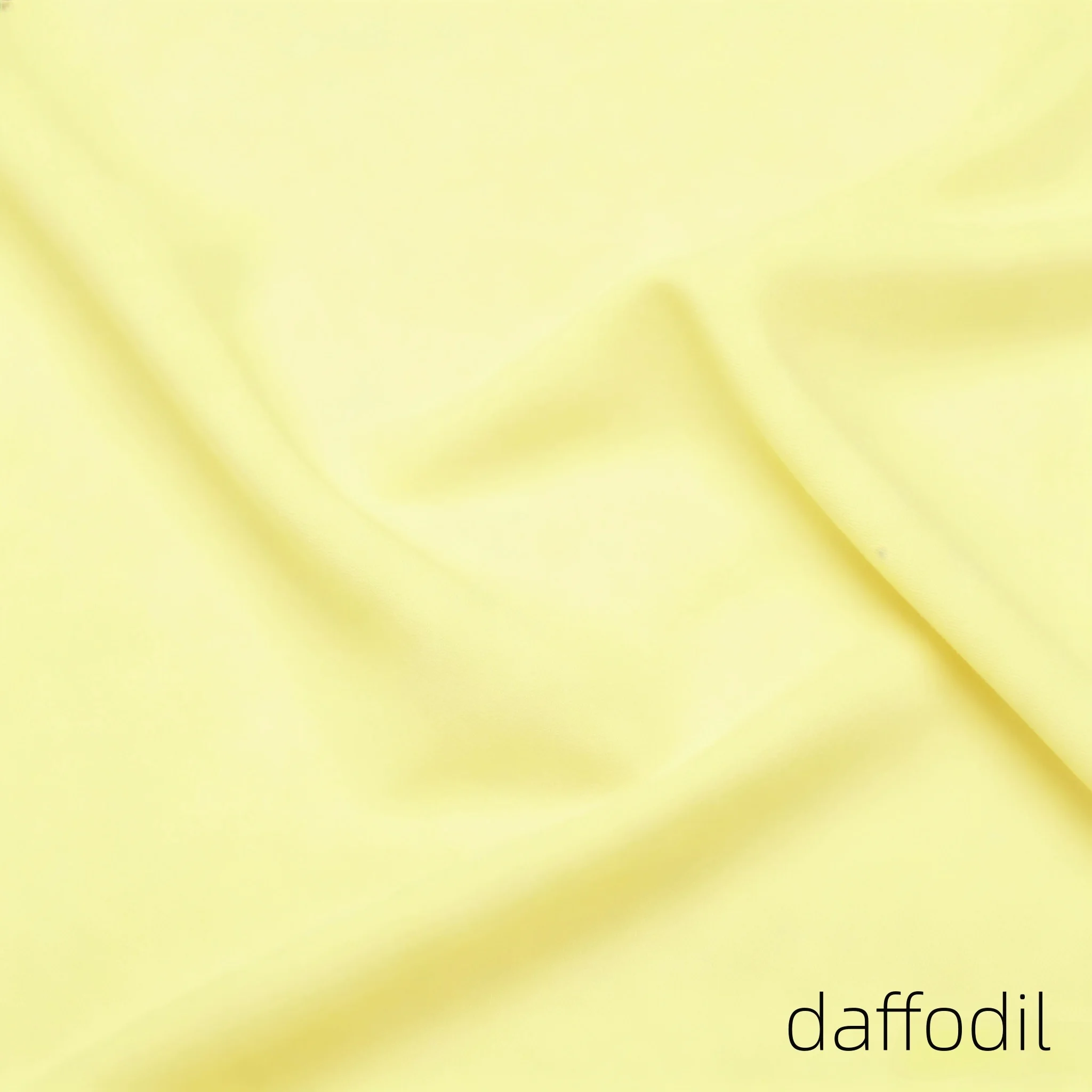 Abendkleid mit Herzausschnitt, Schleppe, Rüschen und Cape-Ärmeln – Bild 11