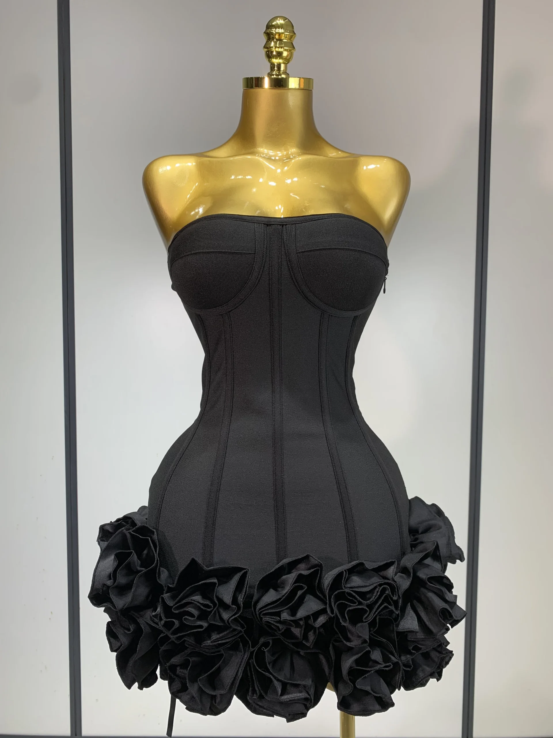 Frauen Sexy Trägerloses Rückenfreies Blumen Verziertes Mini Verbandkleid Bodycon Promi Party Cocktail Abend Party Club Kleider Frauen Sexy Trägerloses Rückenfreies Blumen Verziertes Mini Verbandkleid Bodycon Promi Party Cocktail Abend Party Club Kleider – Bild 8