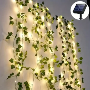 Grüne Lichterkette mit 50/100 LEDs und solarbetriebenen künstlichen Efeublättern mit 8 Modi für die Weihnachtsdekoration von Gartenhochzeiten