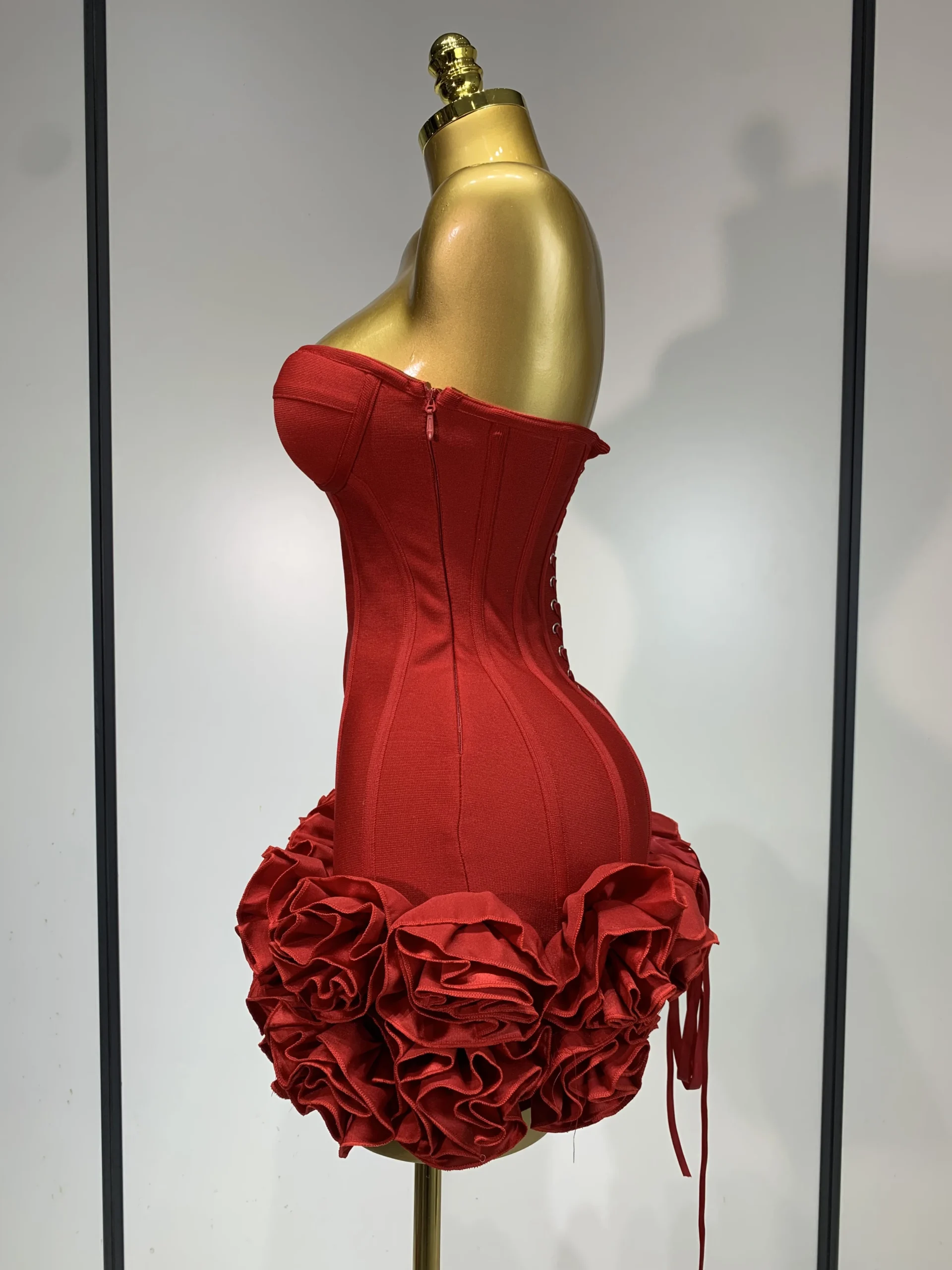 Frauen Sexy Trägerloses Rückenfreies Blumen Verziertes Mini Verbandkleid Bodycon Promi Party Cocktail Abend Party Club Kleider Frauen Sexy Trägerloses Rückenfreies Blumen Verziertes Mini Verbandkleid Bodycon Promi Party Cocktail Abend Party Club Kleider – Bild 3