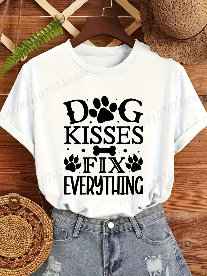 T-Shirt „Dog Kisses Fix Everything“ Mit Pfotenprint, Weiß, Kurzarm, Rundhals T-Shirt „Dog Kisses Fix Everything“ Mit Pfotenprint, Weiß, Kurzarm, Rundhals