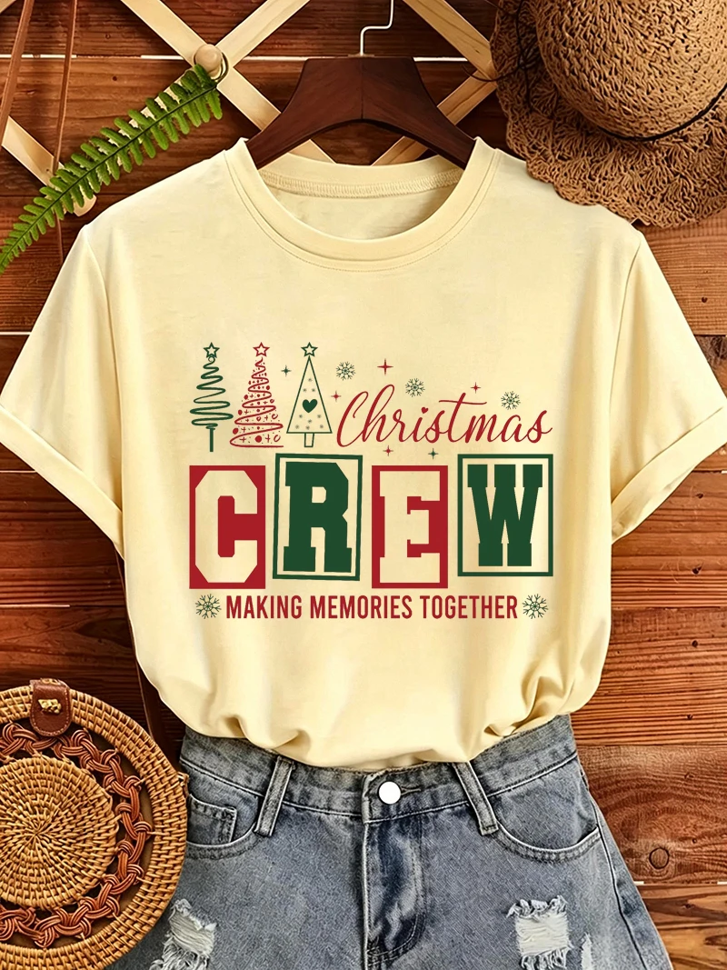 Weihnachts-T-Shirt „Christmas Crew Making Memories Together“, Kurzarm Weihnachts-T-Shirt „Christmas Crew Making Memories Together“, Kurzarm - Image 2