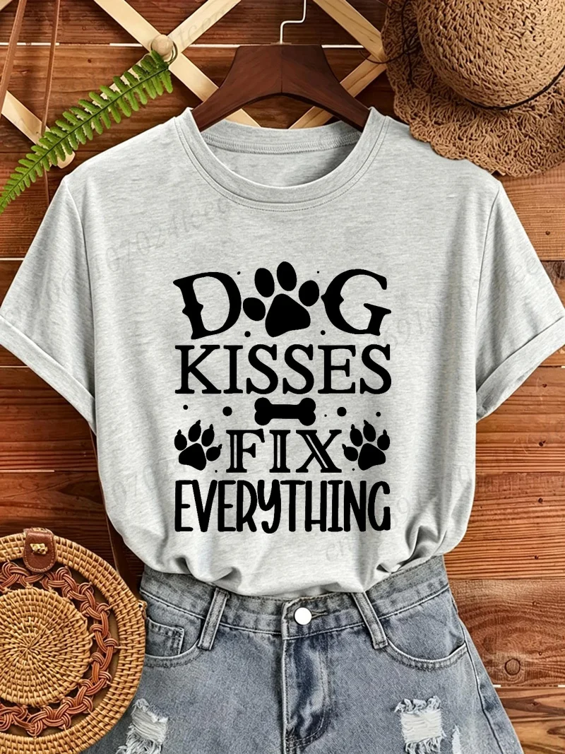T-Shirt „Dog Kisses Fix Everything“ Mit Pfotenprint, Weiß, Kurzarm, Rundhals T-Shirt „Dog Kisses Fix Everything“ Mit Pfotenprint, Weiß, Kurzarm, Rundhals - Image 3