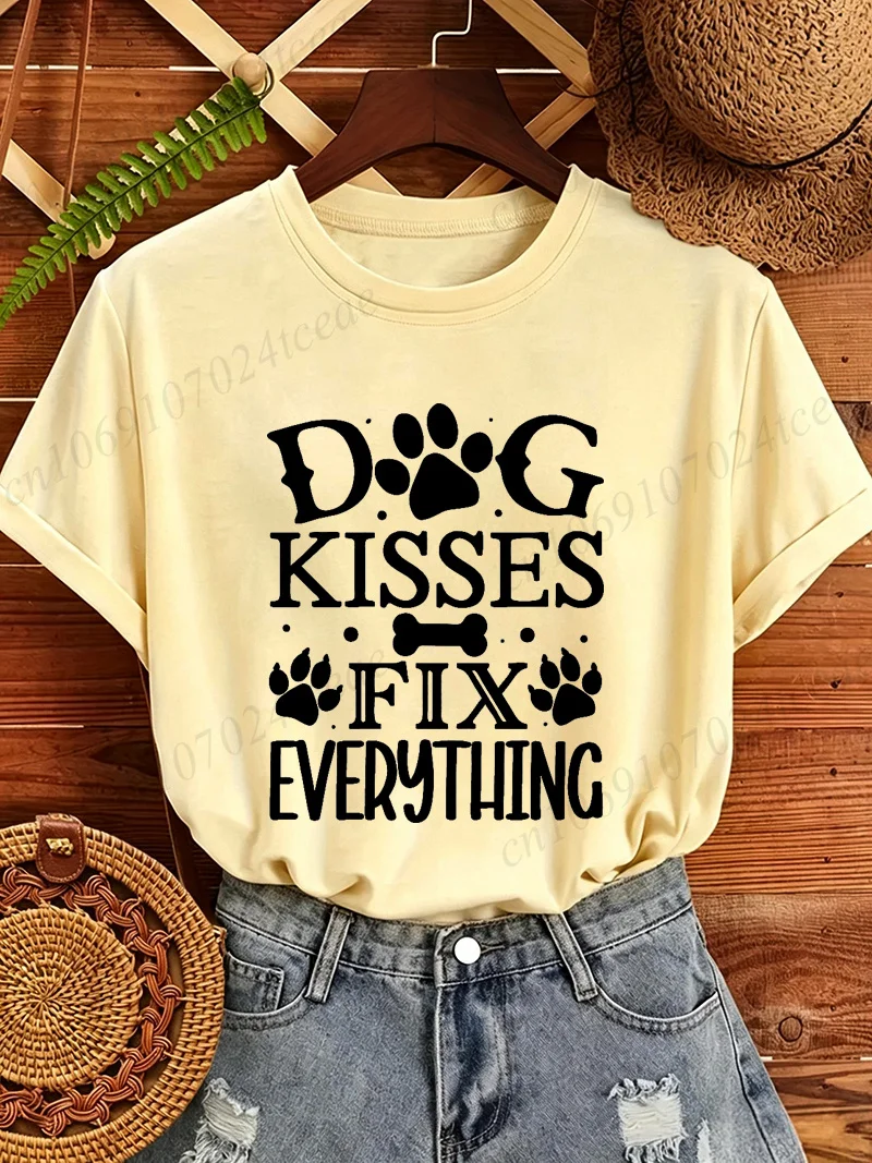 T-Shirt „Dog Kisses Fix Everything“ Mit Pfotenprint, Weiß, Kurzarm, Rundhals T-Shirt „Dog Kisses Fix Everything“ Mit Pfotenprint, Weiß, Kurzarm, Rundhals - Image 10