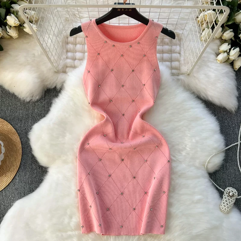 Ärmelloses Strick-Minikleid Für Damen Mit Perlenbesatz, Figurbetont Ärmelloses Strick-Minikleid Für Damen Mit Perlenbesatz, Figurbetont