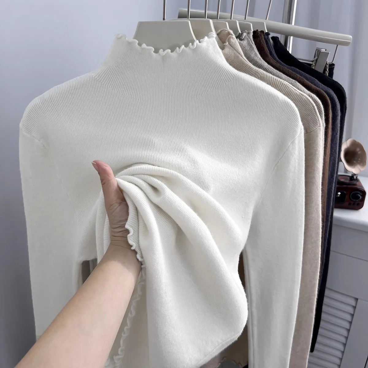2026 Koreanischer Stil Einfarbiger Lässiger Weicher Pullover Herbst Winter Neue Rollkragenpullover Damen Schlanker Warmer Gerüschter Strickpullover – Bild 3