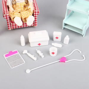 Perfekte Sammlung von 10-Puppenhaus-Miniatur-Krankenhauswerkzeugen: Stethoskop, Spritze, umwandelbares Spielzeug für medizinische Szenen